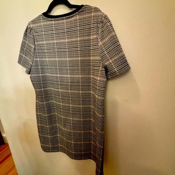 TOMMY HILFIGER - Picture 3 of 8